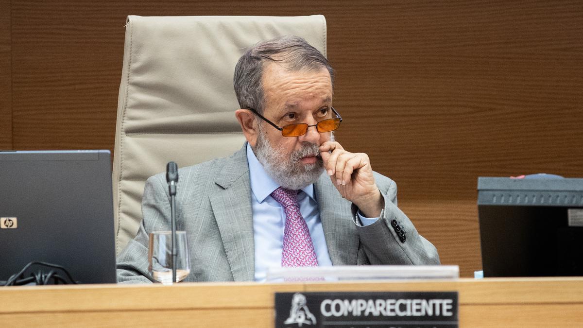 Francisco Fernández Marugán cuando ejercía como Defensor del Pueblo.