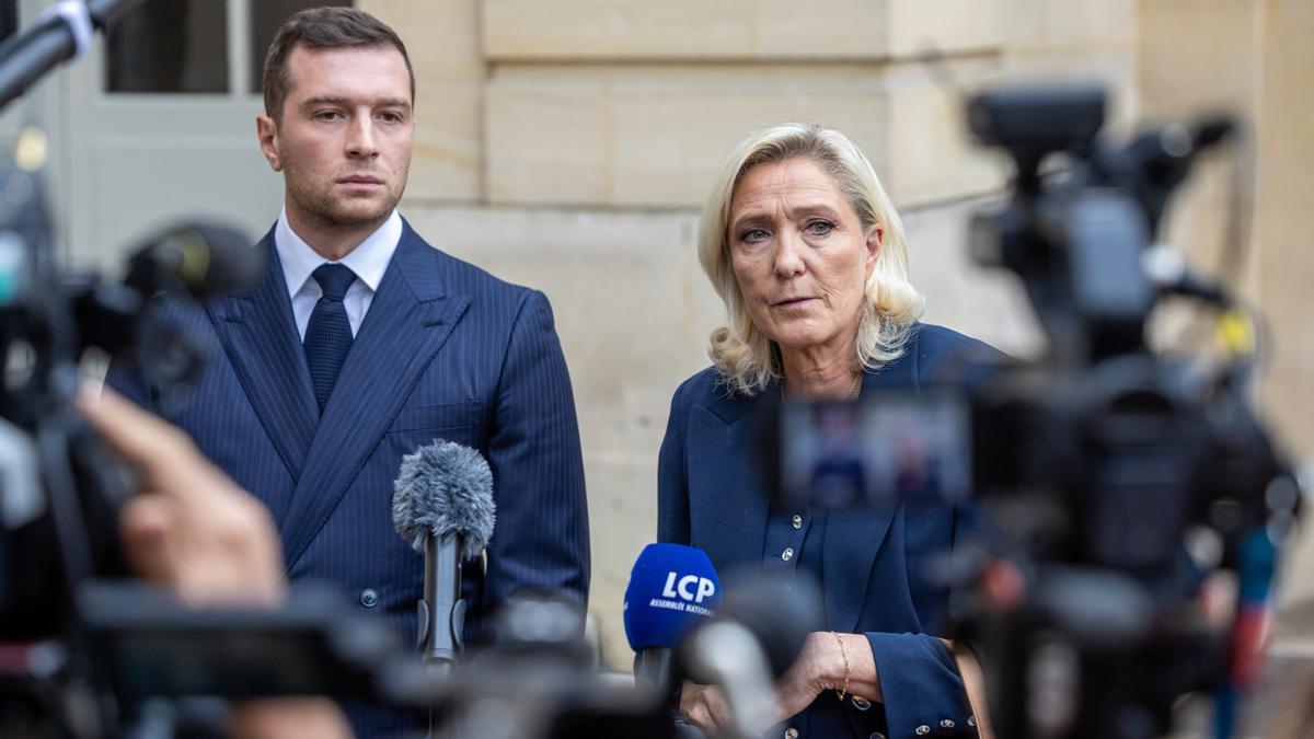 Los líderes franceses del partido de ultraderecha Agrupación Nacional, Jordan Bardella y Marine Le Pen.
