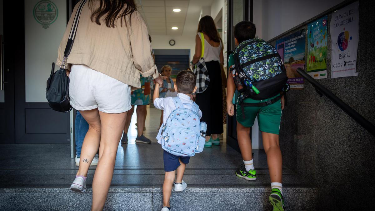 El curso arranca con 120.000 docentes más que hace una década y con 8,2 millones de alumnos