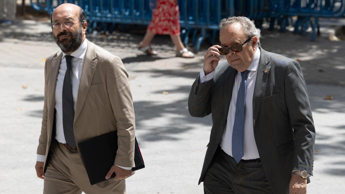 El ex-vicerrector de Planificación, Coordinación y Relaciones Institucionales de la Universidad Complutense de Madrid (UCM), Juan Carlos Doadrio, a su llegada a los juzgados de Plaza Castilla.
