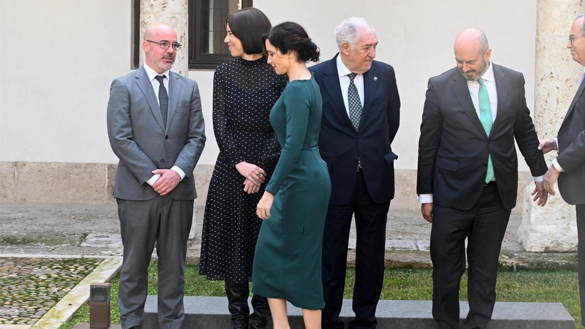 La ministra Diana Morant e Isabel Díaz-Ayuso en la Universidad de Alcalá, a 27 de febrero de 2025, en Madrid (España).