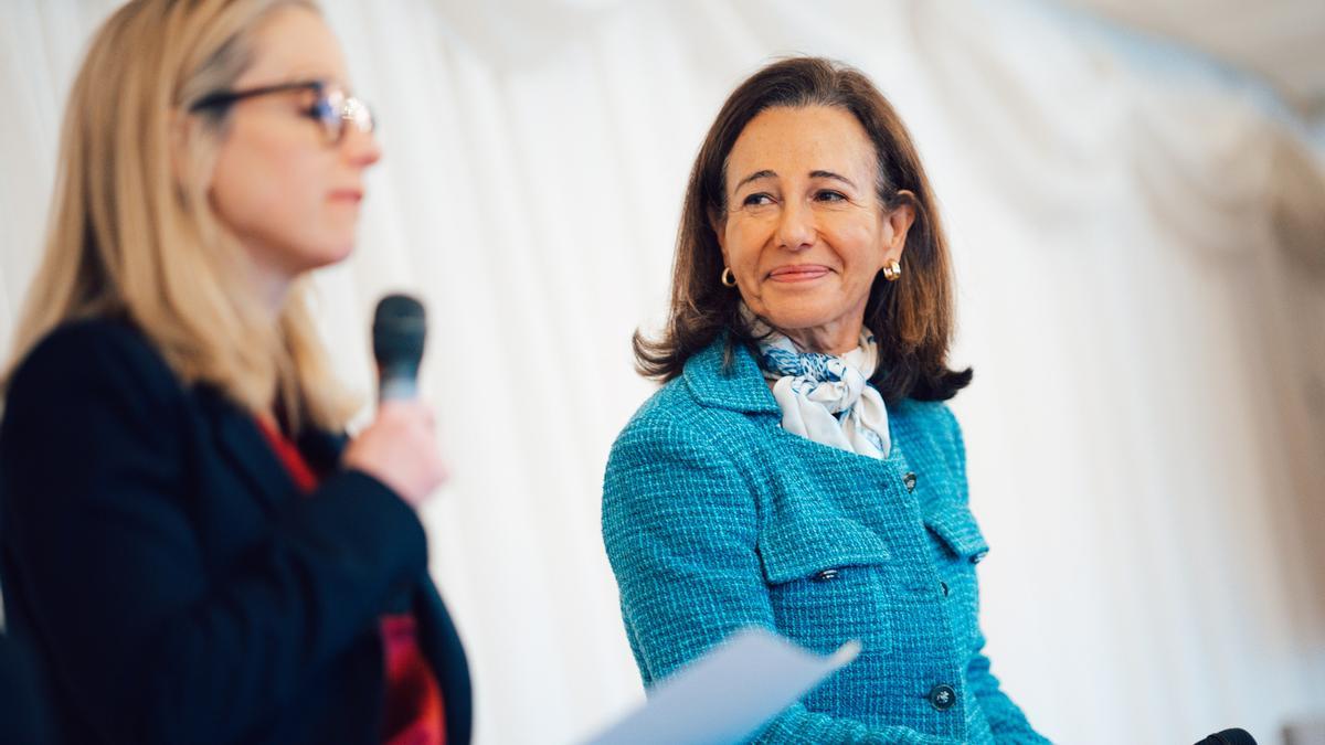 Ana Botín, presidenta de Santander y Lucy Rigby, City Minister Gobierno británico