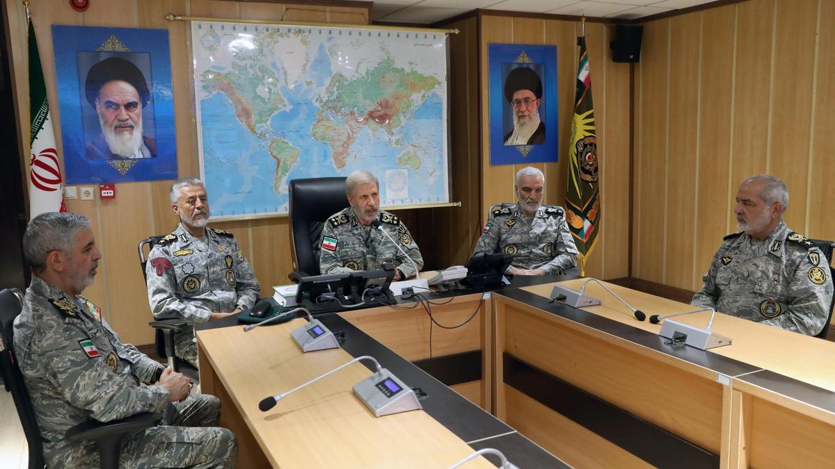 Altos Mandos del Ejercito Iraní reunidos en la sala de comando de guerra.