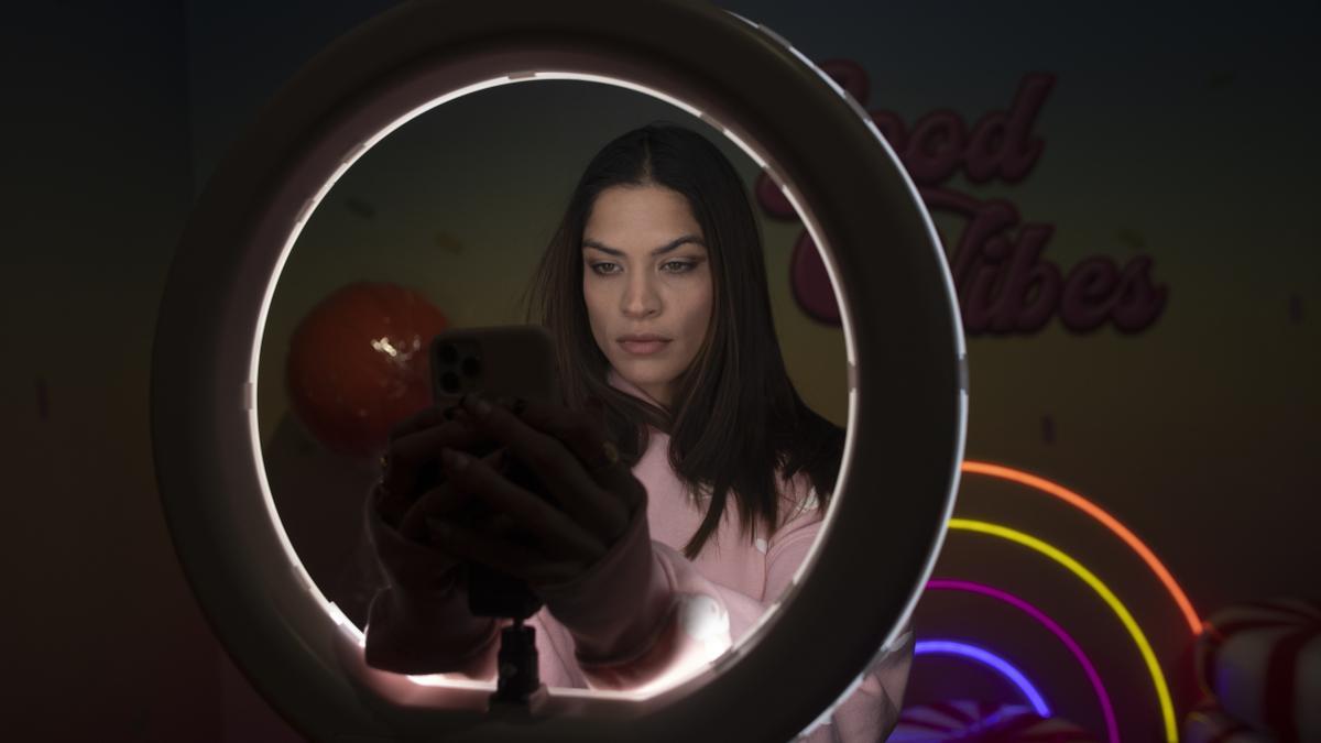 La influencer e instagramer, Alessandra Sironi posa en The Set Lab.