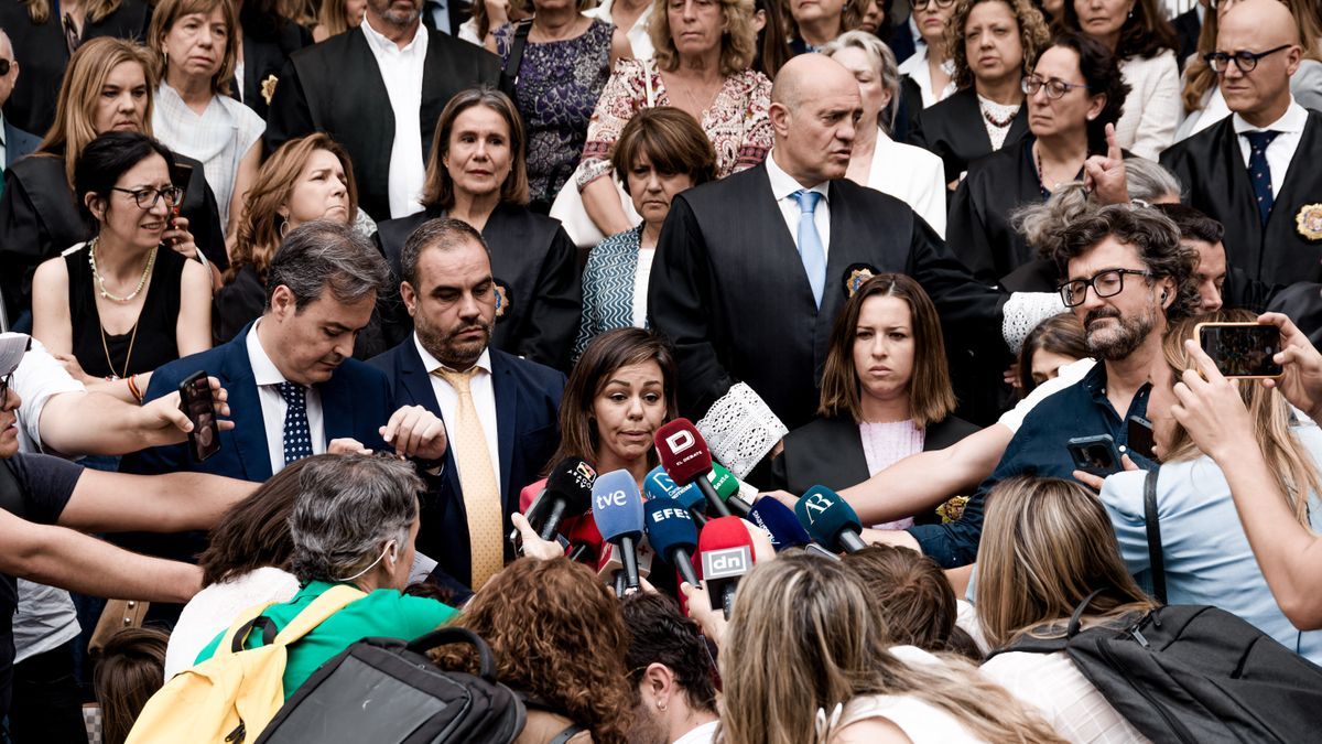 Concentración de jueces ante los juzgados de plaza de Castilla, en Madrid, el 11 de junio.