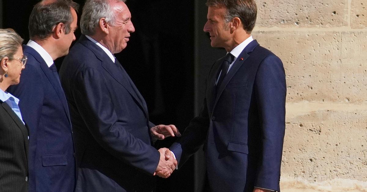Carolina Cerda-Guzman, jurista: "La V República [en Francia] ya no se parece a lo que estaba llamada a ser"