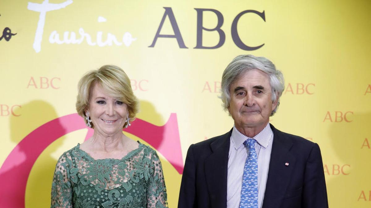 Esperanza Aguirre y su marido, Fernando Ramírez de Haro, en una imagen de archivo.