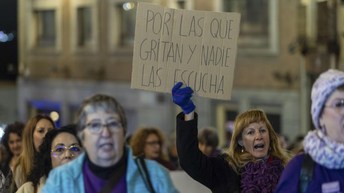 Manifestación de la Plataforma 8M de Toledo con motivo del Día Internacional para la Eliminación de la Violencia contra la Mujer.