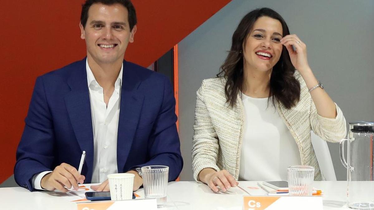 El presidente de Ciudadanos, Albert Rivera, y la portavoz de la ejecutiva y secretaria de Formación, Inés Arrimadas.