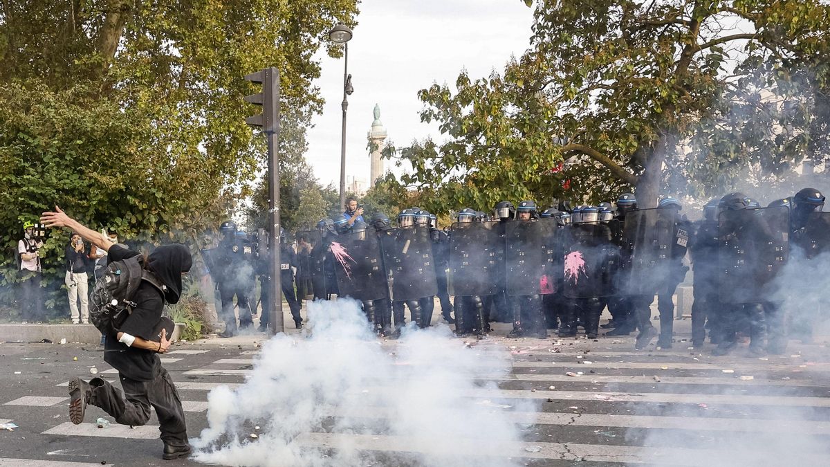 El Gobierno francés responde a las protestas estudiantiles cerrando filas frente a la violencia policial