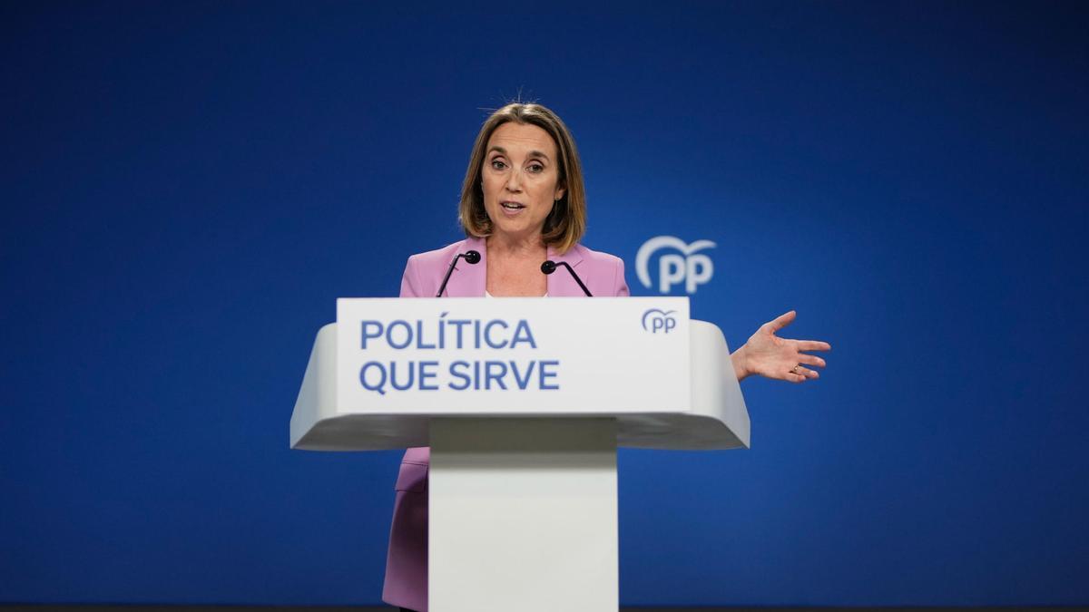 La secretaria general del PP, Cuca Gamarra, durante la rueda de prensa ofrecida tras la reunión del Comité de Dirección del Partido Popular, este lunes en Madrid