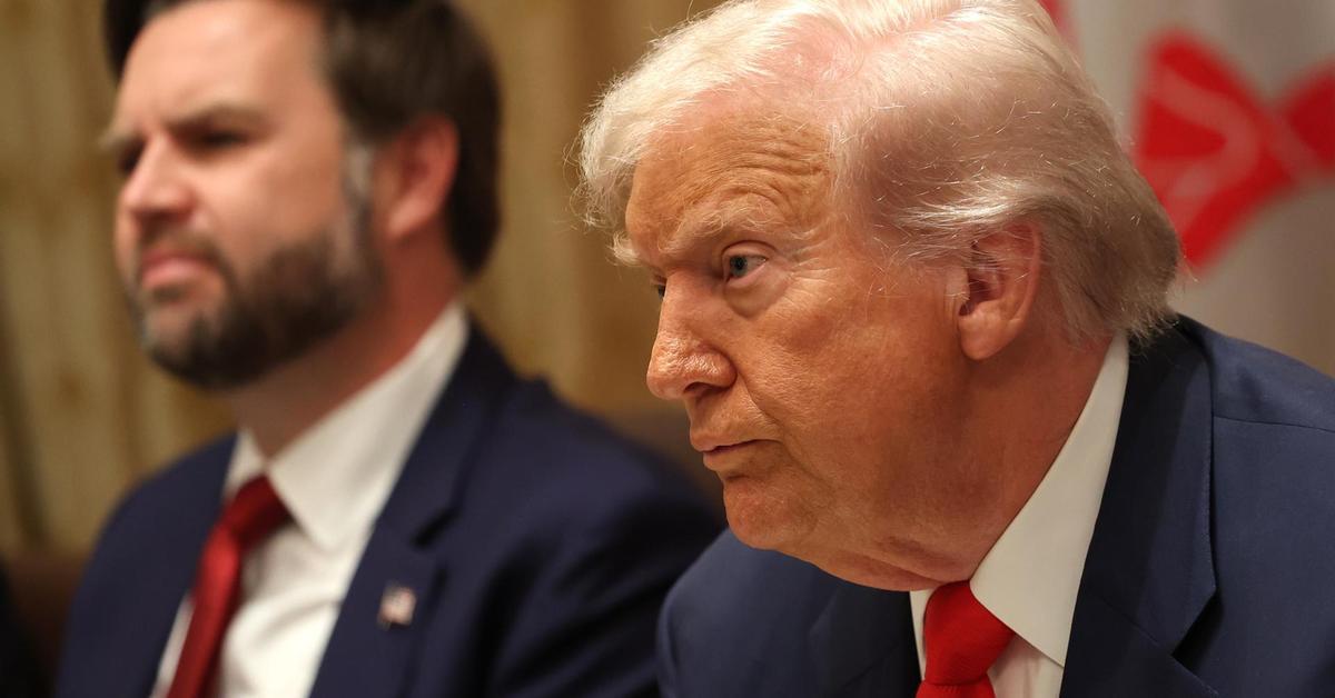 Trump amenaza con "castigos" arancelarios a España por su baja contribución a la OTAN