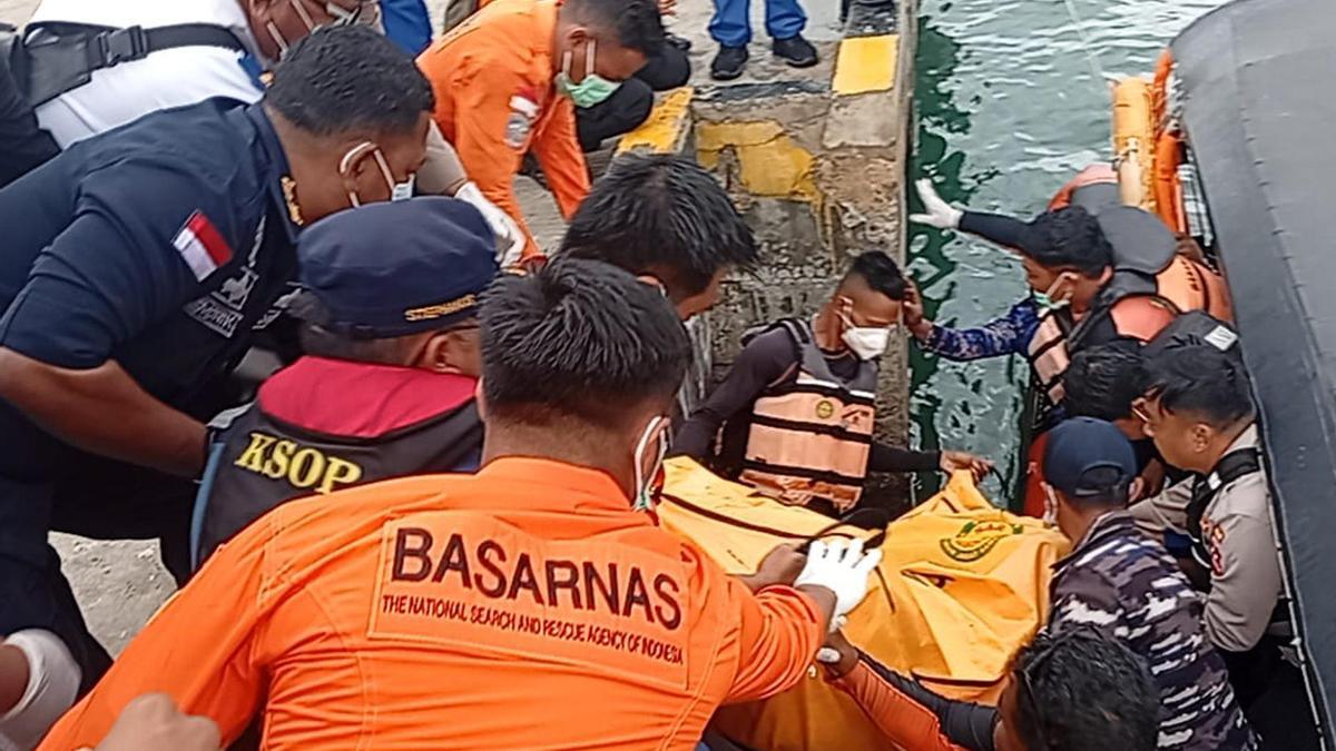 Indonesia recupera el cadáver de la menor en la zona donde se busca a los españoles desaparecidos tras naufragio