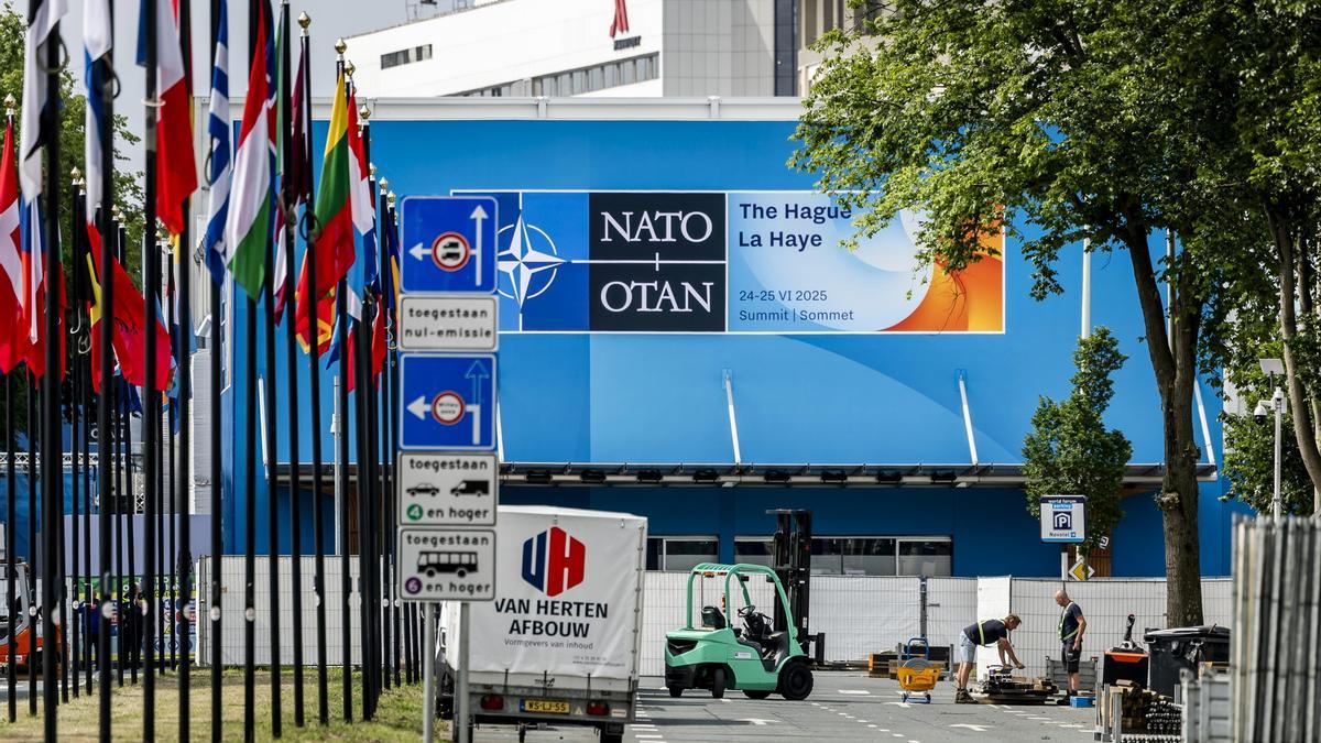 Exterior del Foro Mundial previo a la próxima cumbre de la OTAN en La Haya.