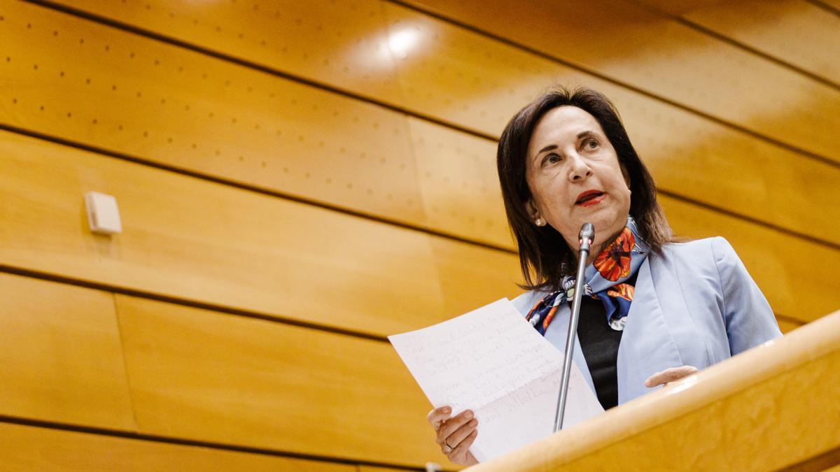 La ministra de Defensa, Margarita Robles, durante una sesión de control al Gobierno en el Senado.