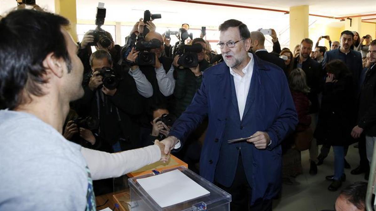 Rajoy lama a los españoles a votar &amp;quot;libremente y con el conocimiento suficiente de causa&amp;quot;