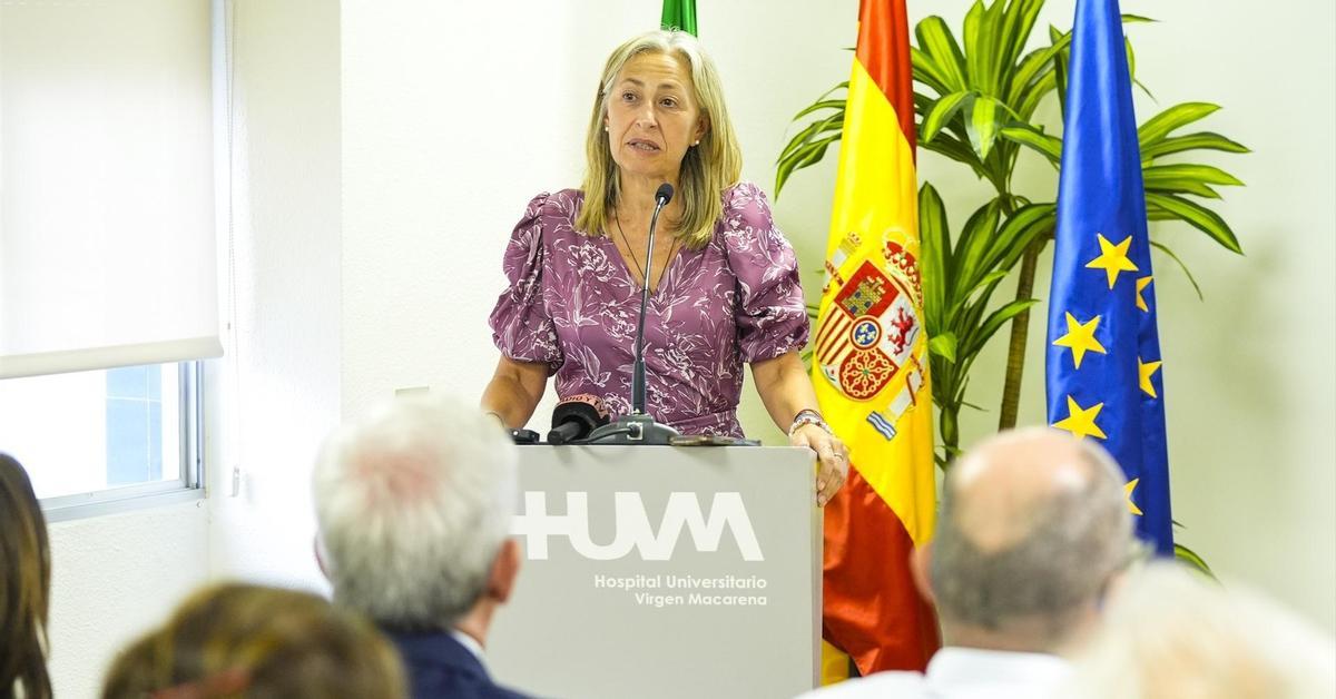La consejera andaluza de Salud dimite por la crisis de los cribados del cáncer de mama