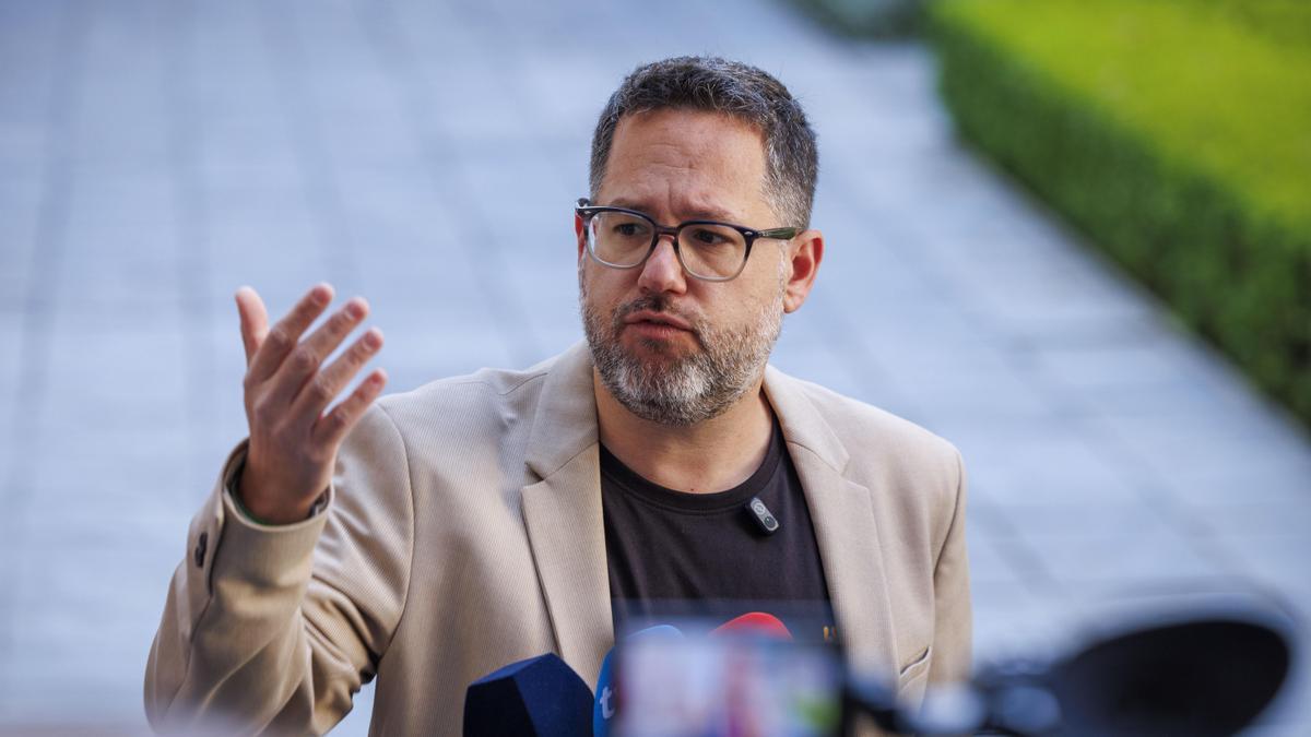 El líder de Adelante Andalucía, José Ignacio García, durante una comparecencia ante los medios de comunicación.