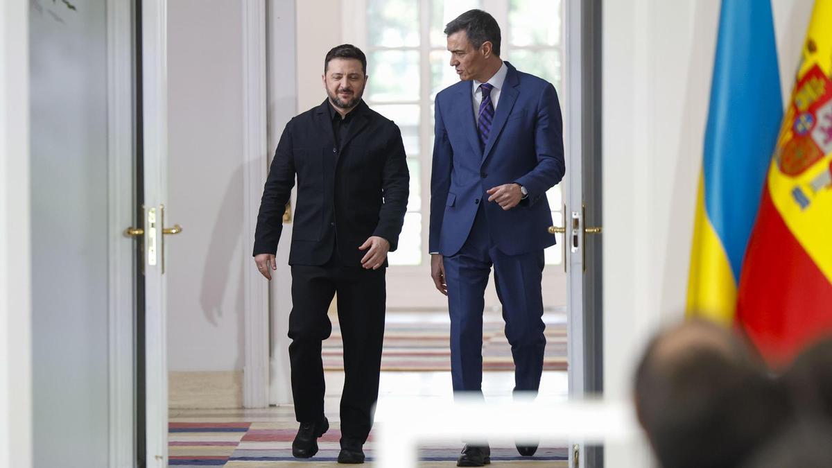 Volodímir Zelenski y Pedro Sánchez en el Palacio de la Moncloa