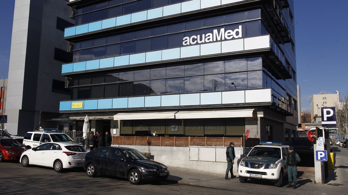 La sede de Acuamed, en Madrid, durante el registro ordenado por la Audiencia Nacional en 2016.