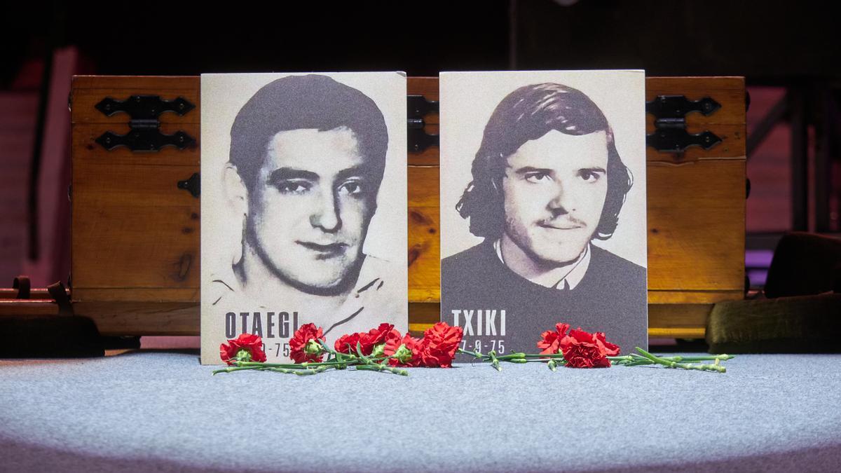 Acto de homenaje por el 50º aniversario de los fusilamientos de Txiki y Otaegi.