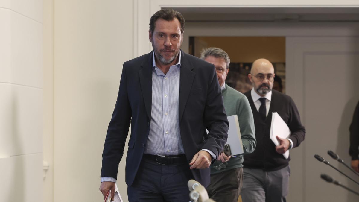 Óscar Puente antes de su comparecencia este viernes en el Ministerio de Transportes.