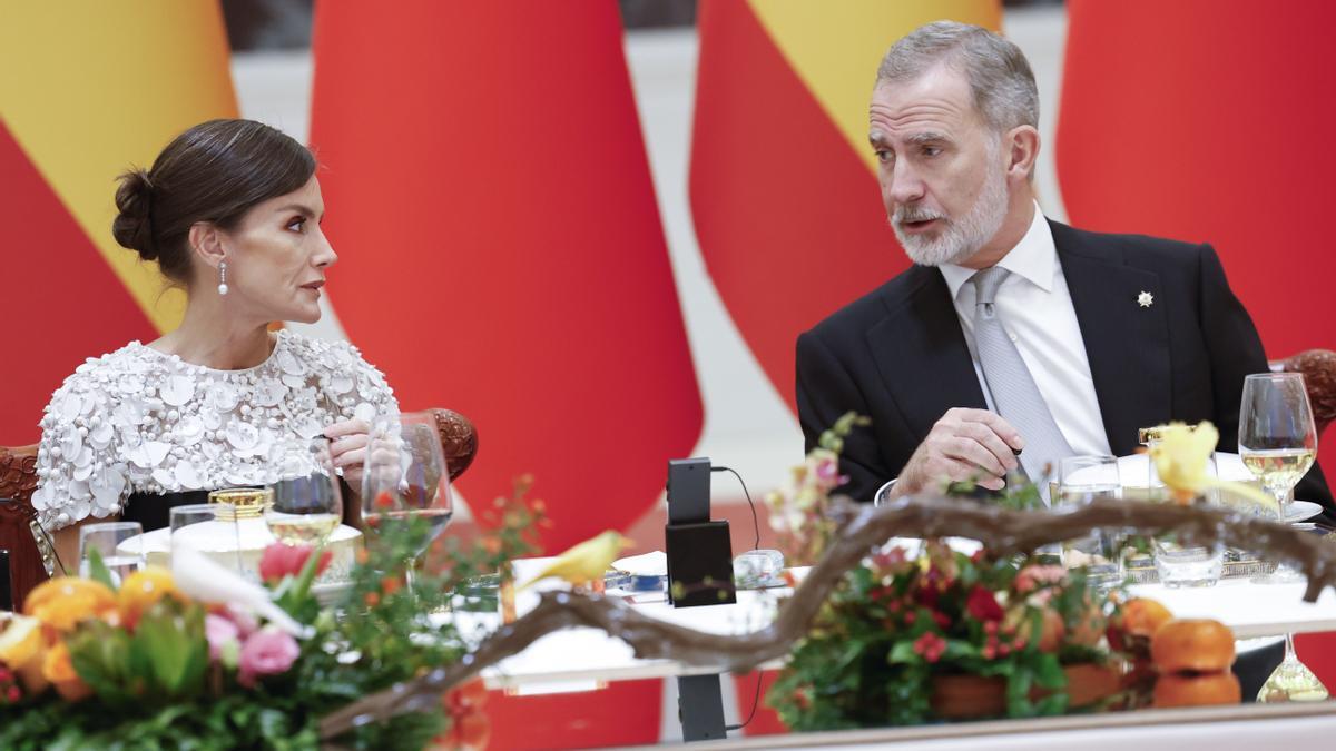 A la monarquía sólo le queda el bipartidismo