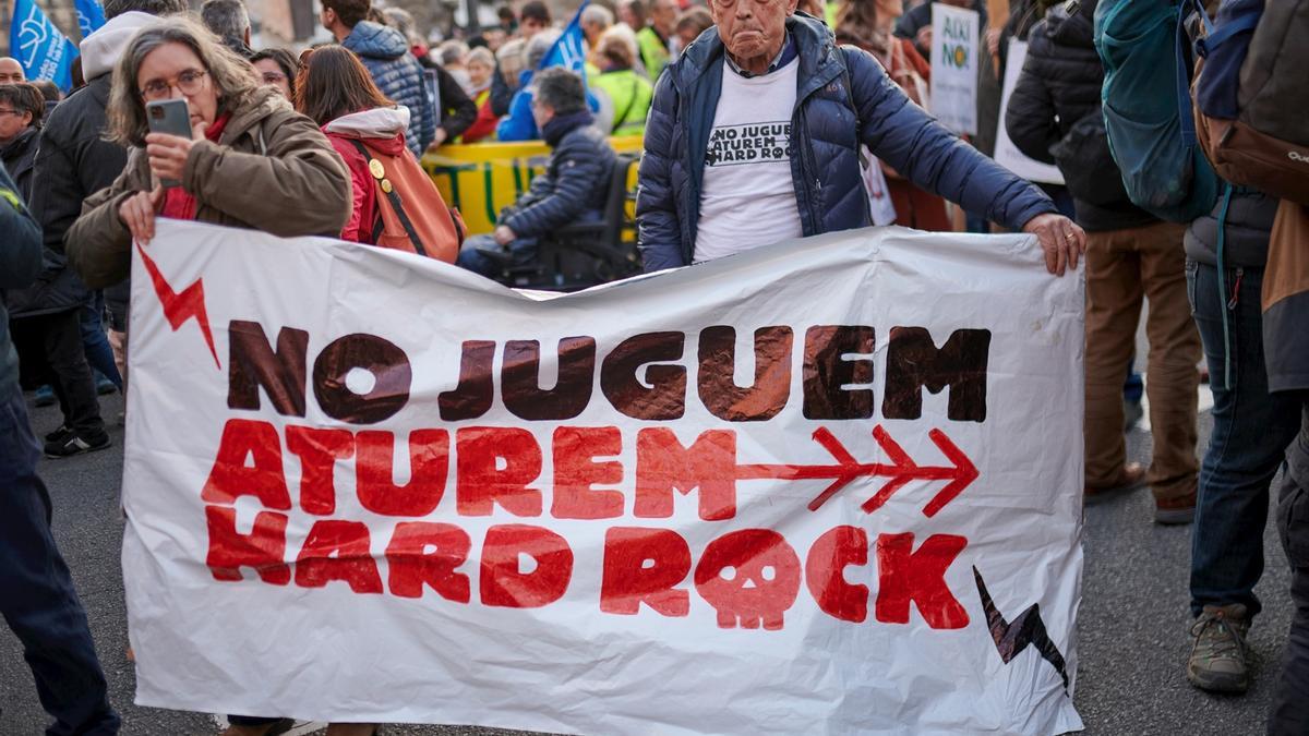 La red del 'caso Plus Ultra' movió como oportunidad de negocio el Hard Rock que partió a la izquierda catalana