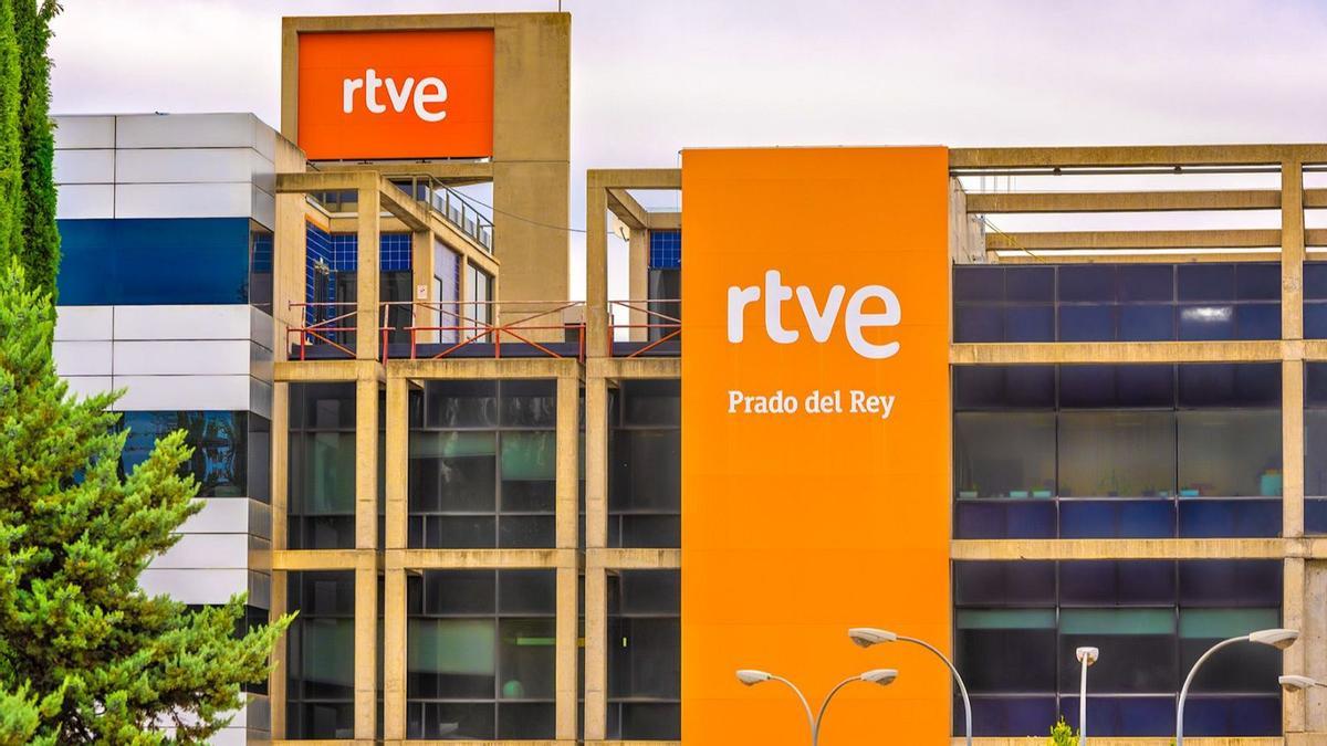 Vista parcial de la fachada de la sede de RTVE en Prado del Rey (Madrid).