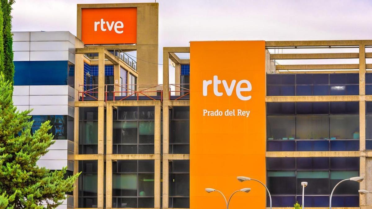 Vista parcial de la fachada de la sede de RTVE en Prado del Rey (Madrid).