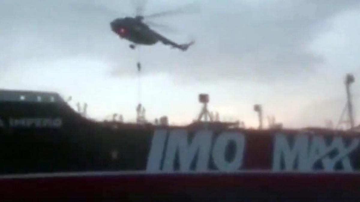Irán muestra en un vídeo la captura del petrolero británico 'Stena Impero'.