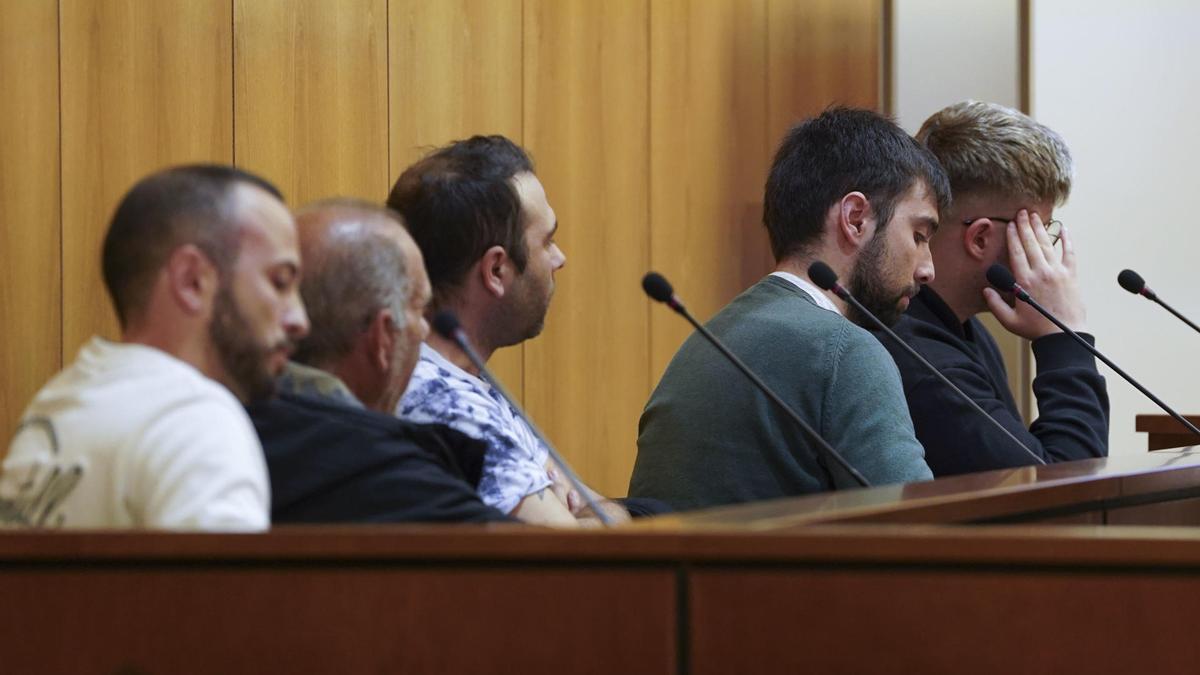 Juicio a los cinco acusados de insultar a Vinicius Jr.