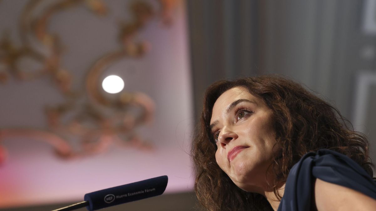 La presidenta de la Comunidad de Madrid, Isabel Díaz Ayuso, en un desayuno informativo de Fórum Europa.