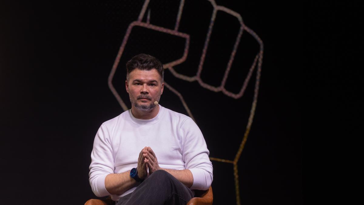 El portavoz de ERC en el Congreso, Gabriel Rufián, durante un diálogo sobre el futuro de la izquierda alternativa, en la sala Galileo Galilei.