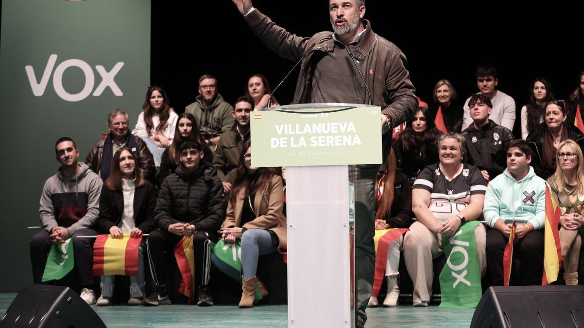 Los riesgos de la campaña de Abascal en Extremadura: de movilizar a la izquierda a atraer el voto útil al PP