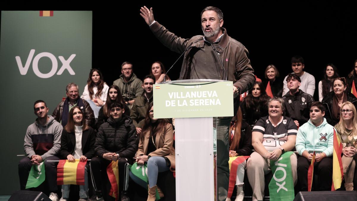 El presidente de Vox, Santiago Abascal, interviene durante la clausura de un acto público del partido,