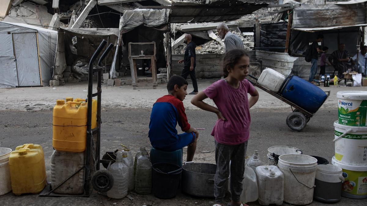 Israel mata a más de 30 palestinos mientras sus tropas avanzan hacia la ciudad de Gaza