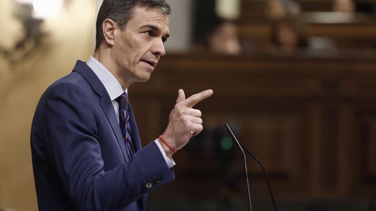 Sánchez acusa a PP y Vox de 