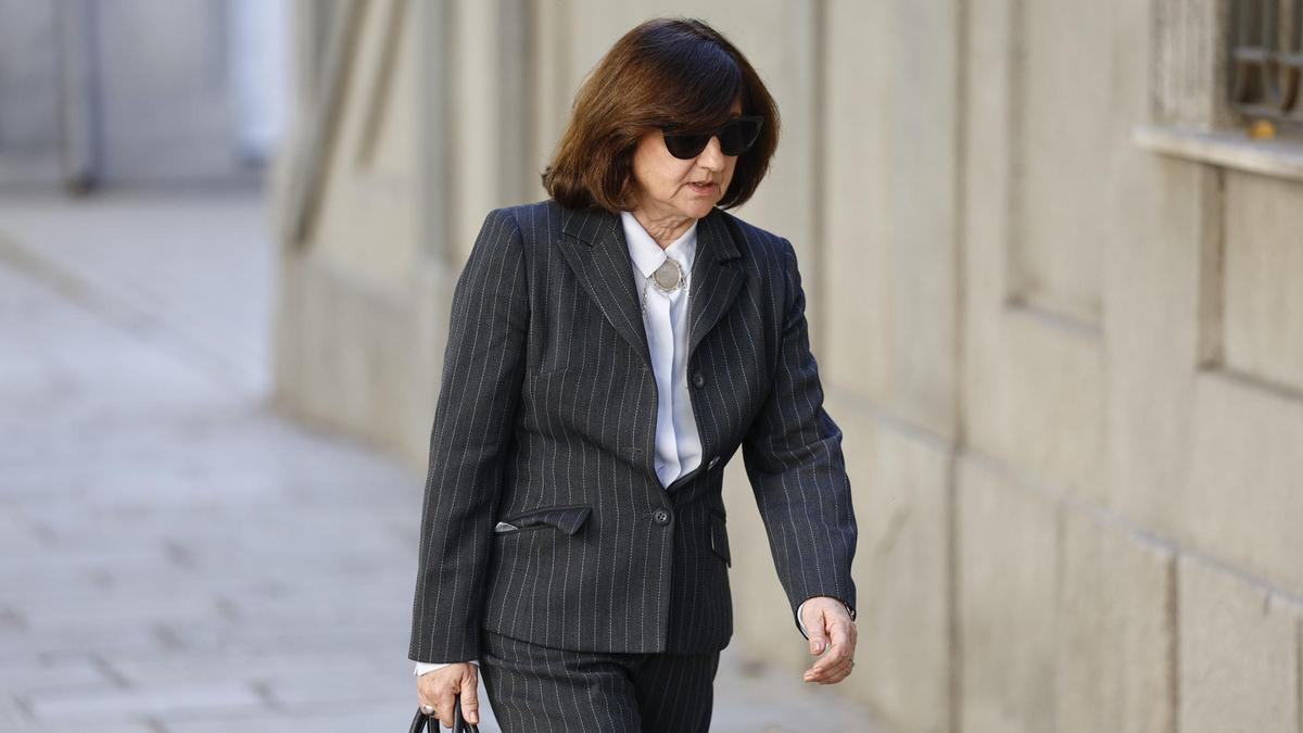 La Fiscal Superior de la Comunidad de Madrid, Almudena Lastra, en las inmediaciones del Tribunal Supremo este lunes, en el marco de la primera sesión del juicio al fiscal general del Estado, Álvaro García Ortiz, por la presunta filtración de información sobre la investigación por fraude a Hacienda de la pareja de Isabel Díaz Ayuso en el Tribunal Supremo.