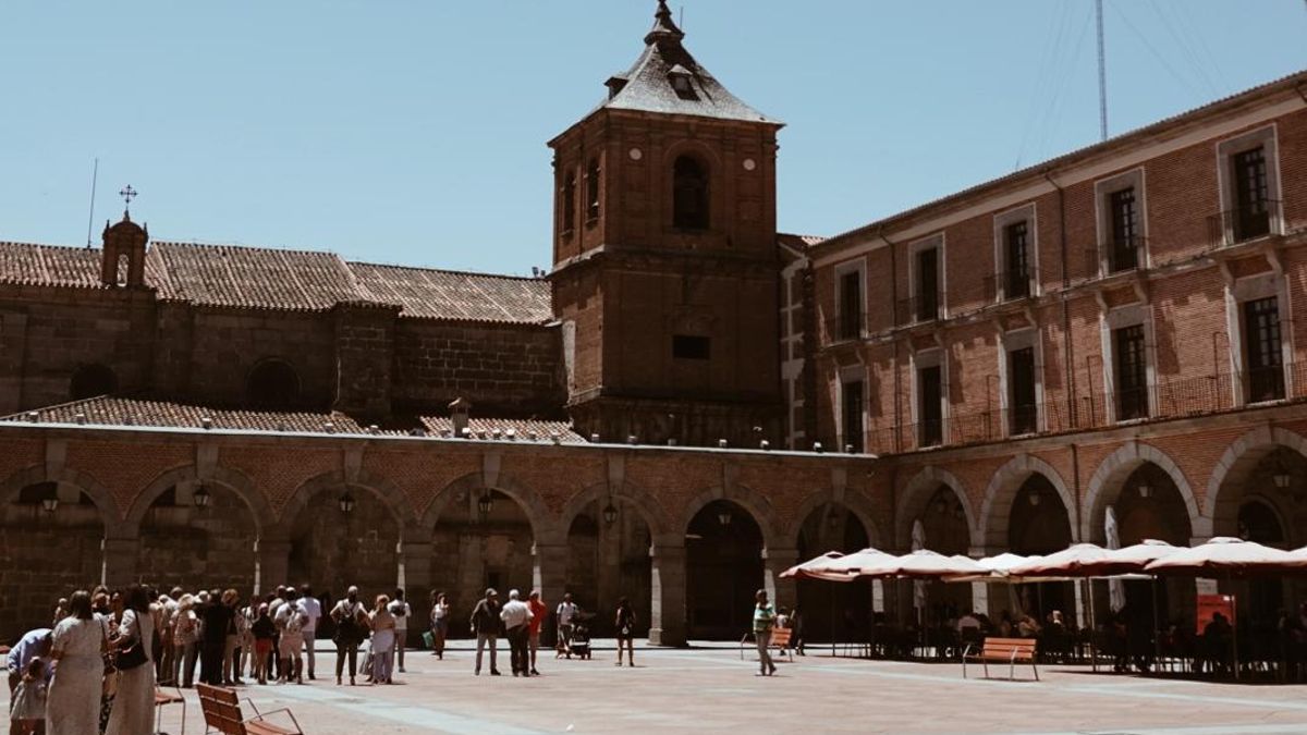 Terrazas en la Plaza del Mercado Chico (Ávila).