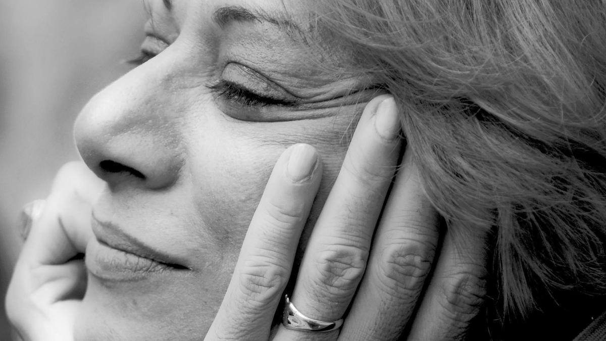 La escritora iraní Parinoush Saniee.