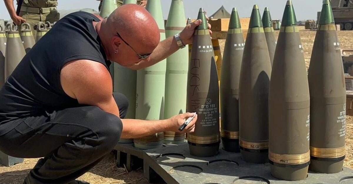 Firmó un proyectil contra Gaza y elogia a Netanyahu: así es el líder de Disturbed que tocará en media Europa
