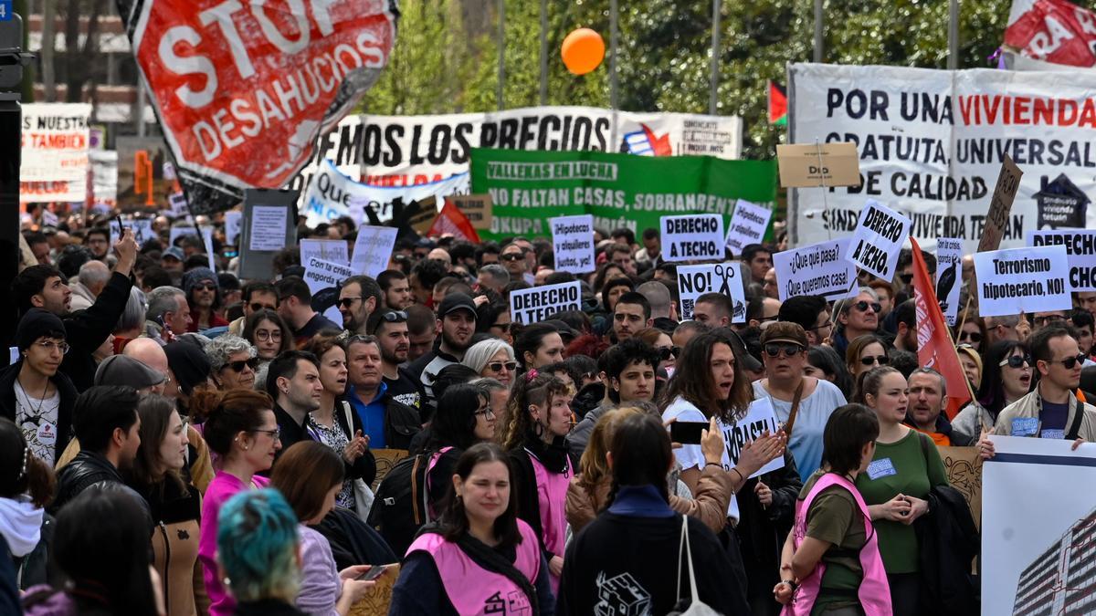 Vista de una manifestación por una vivienda digna en Madrid.