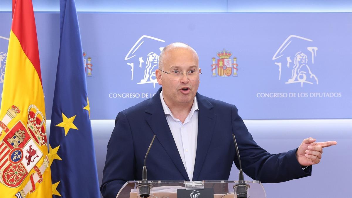 El portavoz del PP en el Congreso, Miguel Tellado, durante una rueda de prensa en el Congreso de los Diputados
