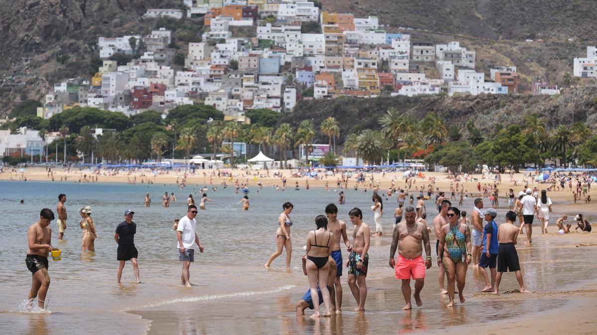Imagen de la playa de Las Teresitas