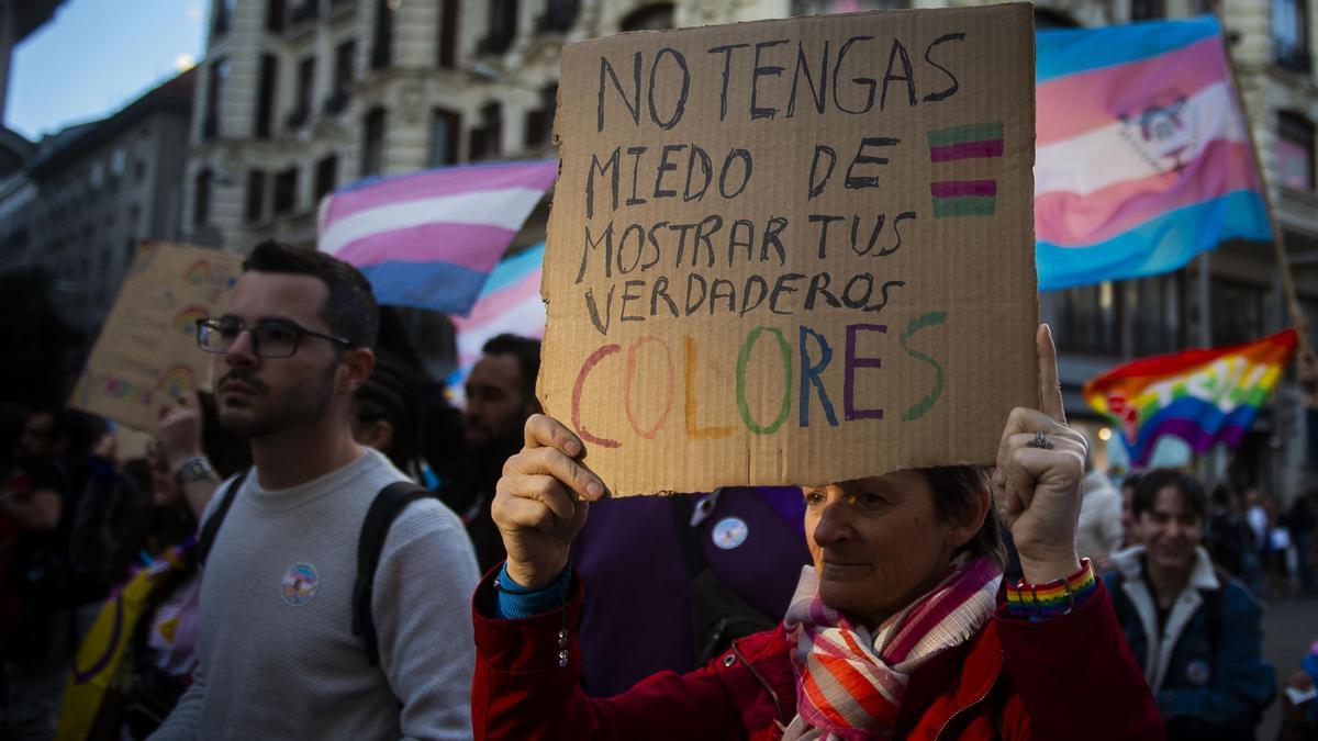 Manifestación de la Plataforma Trans ante los ataques a las personas del colectivo.