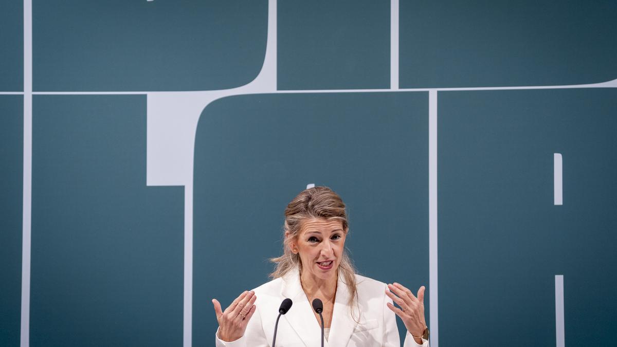 Yolanda Díaz en la presentación del IV Informe de la Comisión Asesora para actualizar el SMI.