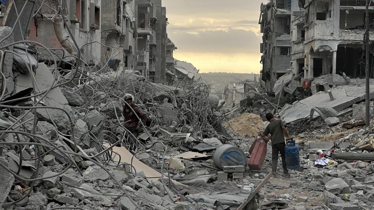 Las ruinas y escombros en las calles de la ciudad de Gaza.