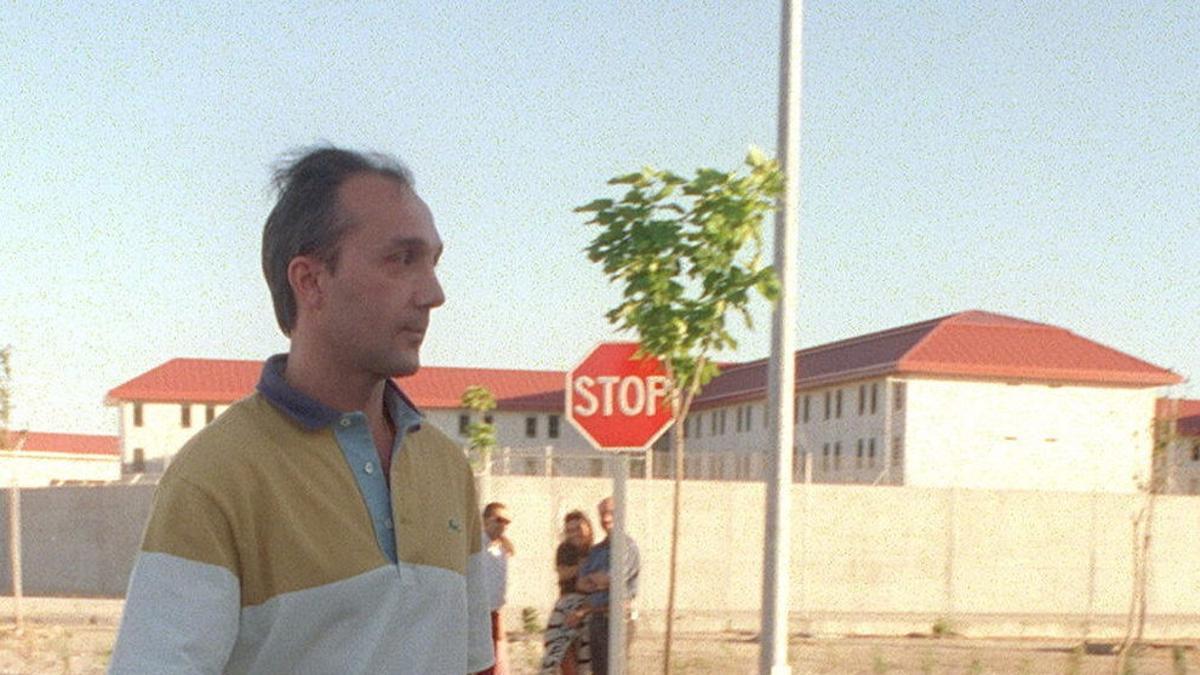El exmiembro de los GAL, Michel Domínguez, a la entrada de la prisión de Valdemoro en el año 1994.