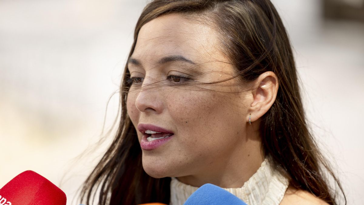 La actriz Elisa Mouliaá comparece ante los medios tras personarse este miércoles en los juzgados madrileños de Plaza de Castilla.